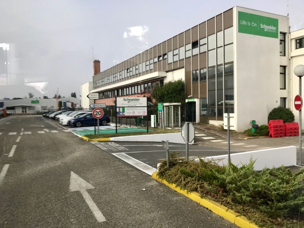 Делегация АО "МСК Энерго" посетила завод по производству электротехнического оборудования